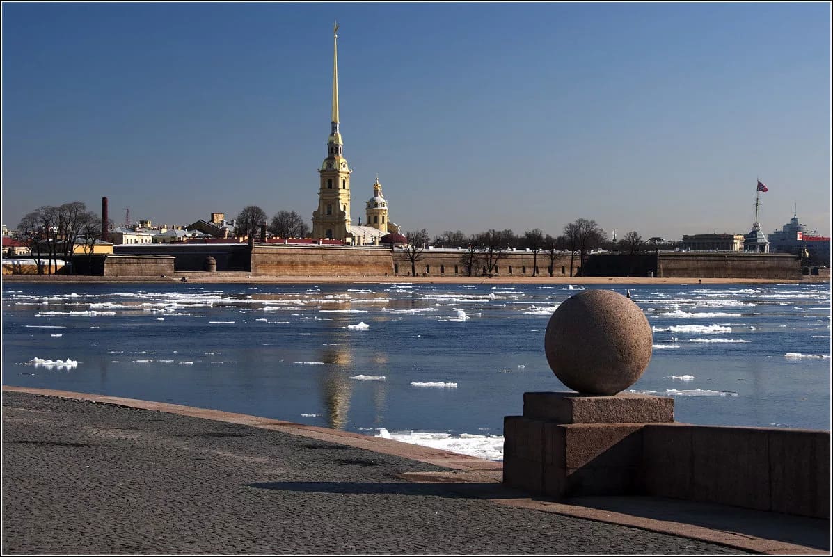 Отдых в Санкт-Петербурге в апреле